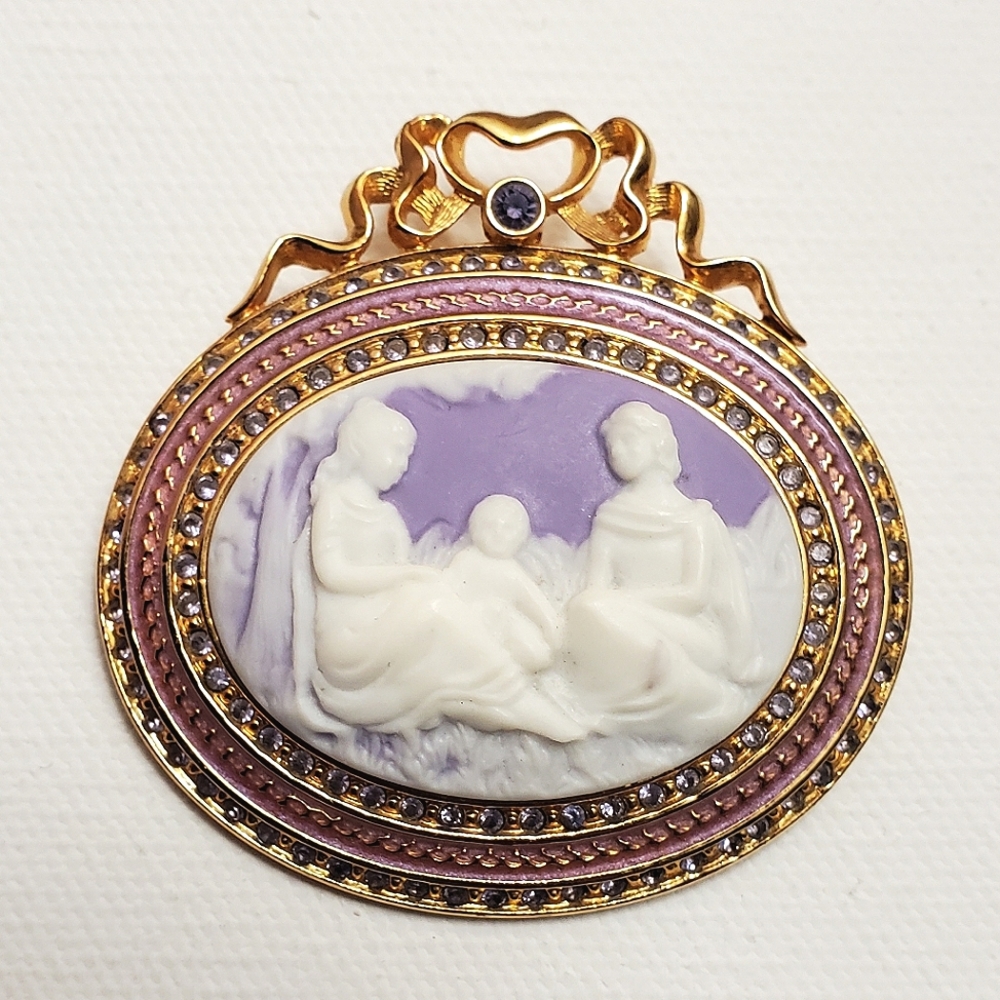 Joan Rivers - Cameo Cabochon Brooch in purple white and gold tones